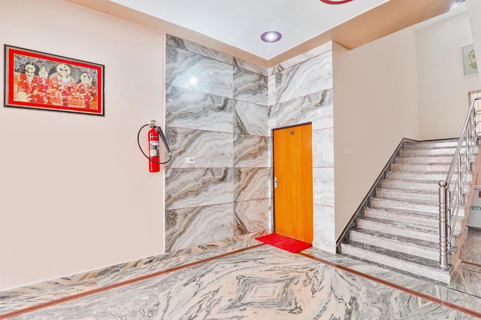 Fabhotel Shree Venkatesh Nileyam Ayodhya 외부 사진